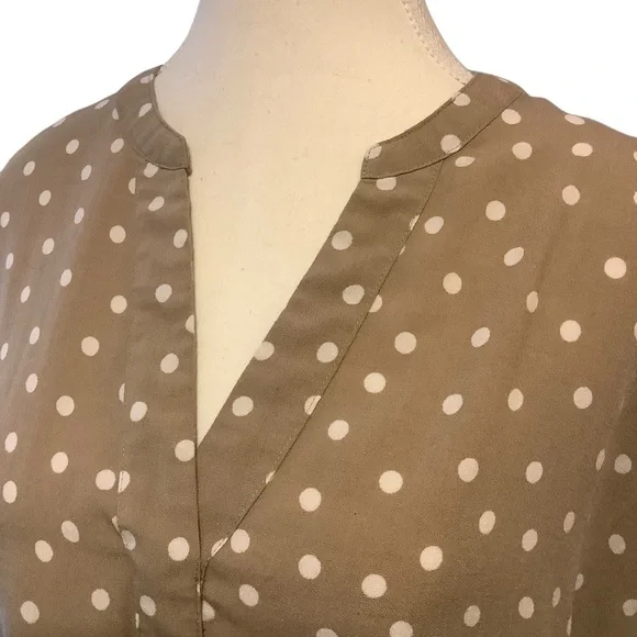 Rachel Roy Tan Polka Dot Split Neck Short Sleeve Blouse/ Size L - Picture 5 of 12